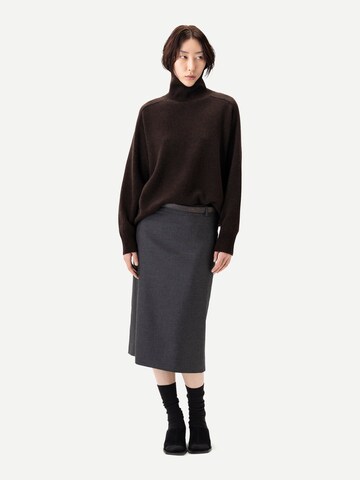 GOBI Cashmere Trui 'Unisex High-Neck Cashmere Sweater' in Bruin: voorkant