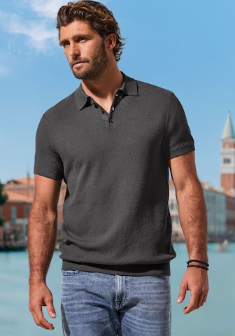 JOHN DEVIN Bluser & t-shirts i grå: forside