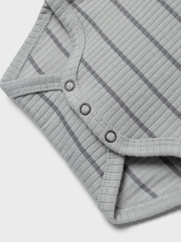 Lil'Atelier Body 'Kail' in Grau