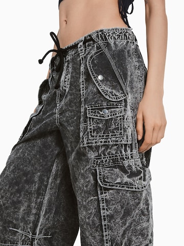 Bershka Wide Leg Cargojeans i sort