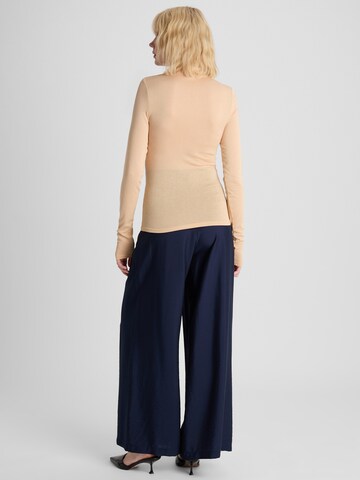 Guido Maria Kretschmer Women Paita 'Rana' värissä beige