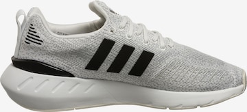 Scarpa da corsa 'Swift Run 22' di ADIDAS ORIGINALS in bianco