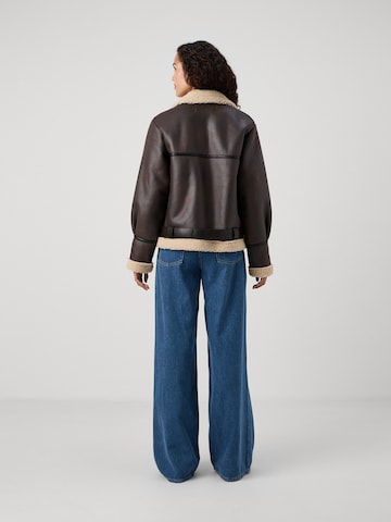 Vero Moda Tall Kurtka zimowa 'VMJOANNA' w kolorze brązowy