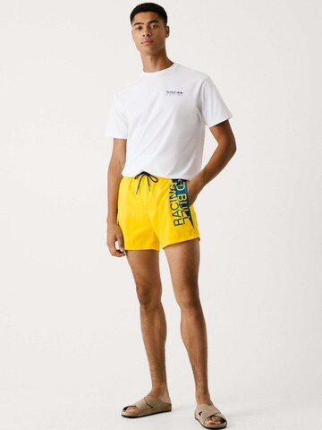 Pantaloncini da bagno di Red Bull Racing x Pepe Jeans in giallo
