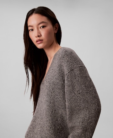 Pull-over Calvin Klein Jeans en gris