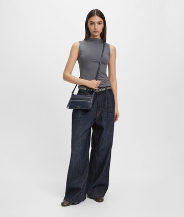 Liebeskind Berlin Crossbody in Blau: Vorderseite