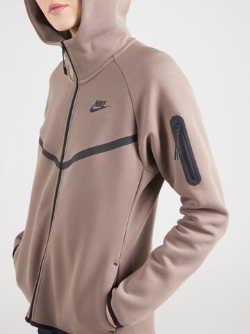Giacca di felpa 'TECH FLEECE 2' di Nike Sportswear in marrone