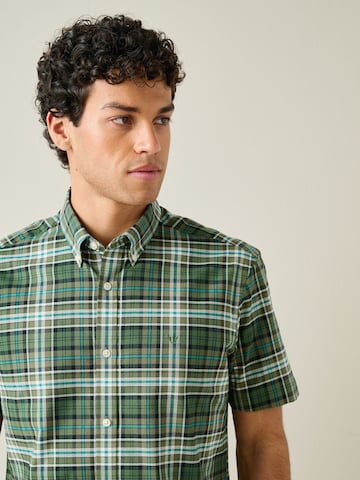 Regular fit Camicia di Next in verde