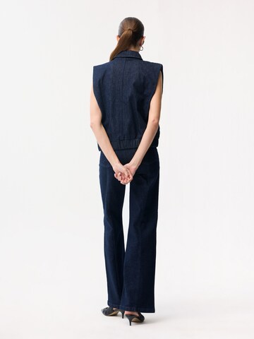 adl Vest in Blue