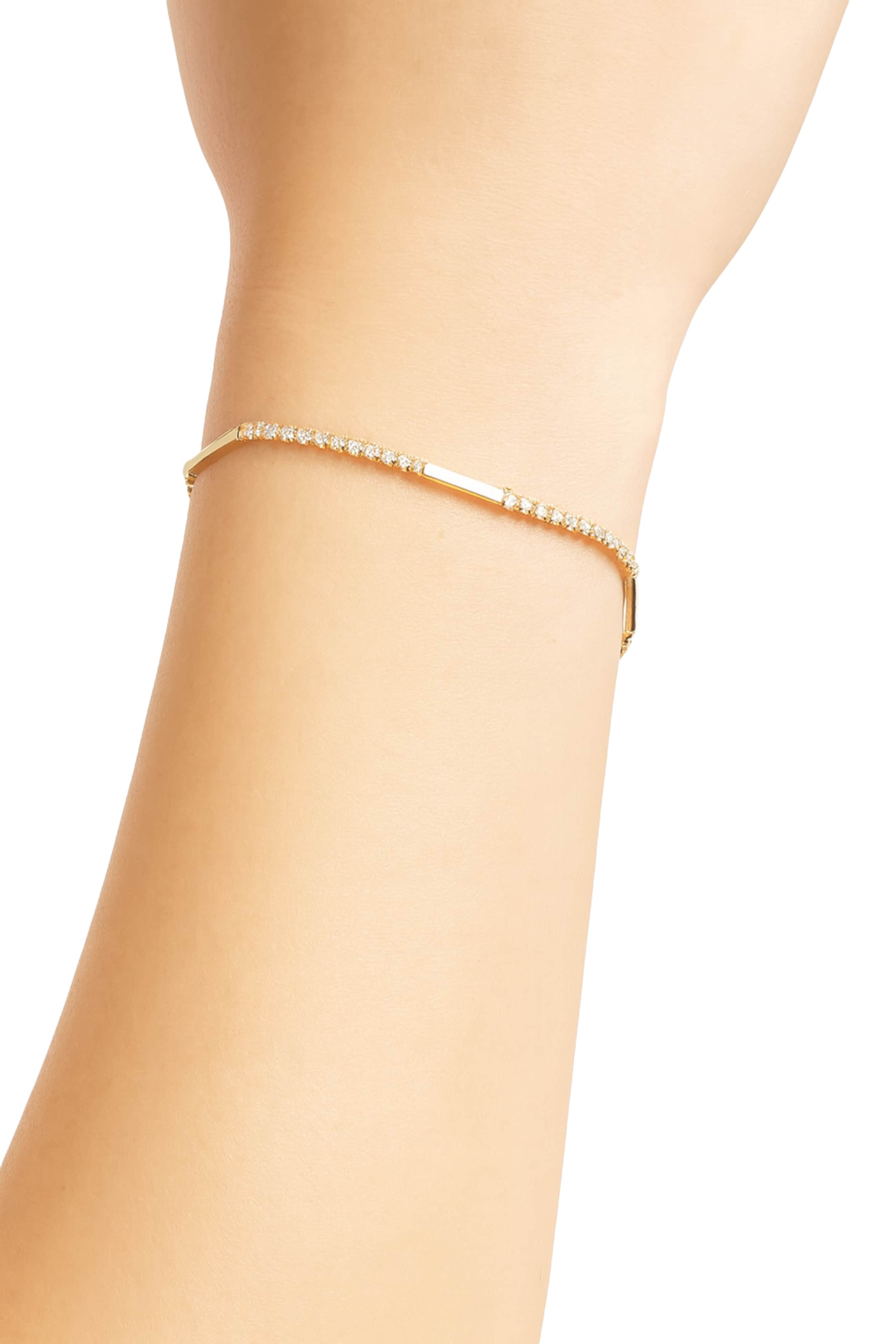 So Chic Bracelet in Gold: front