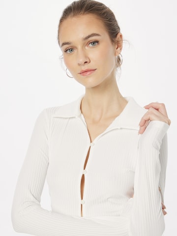 Cardigan 'Cassie' Gina Tricot en blanc