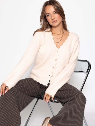 SASSYCLASSY Strickjacke in Weiß