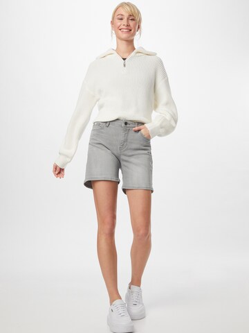 ESPRIT Regular Shorts in Grau