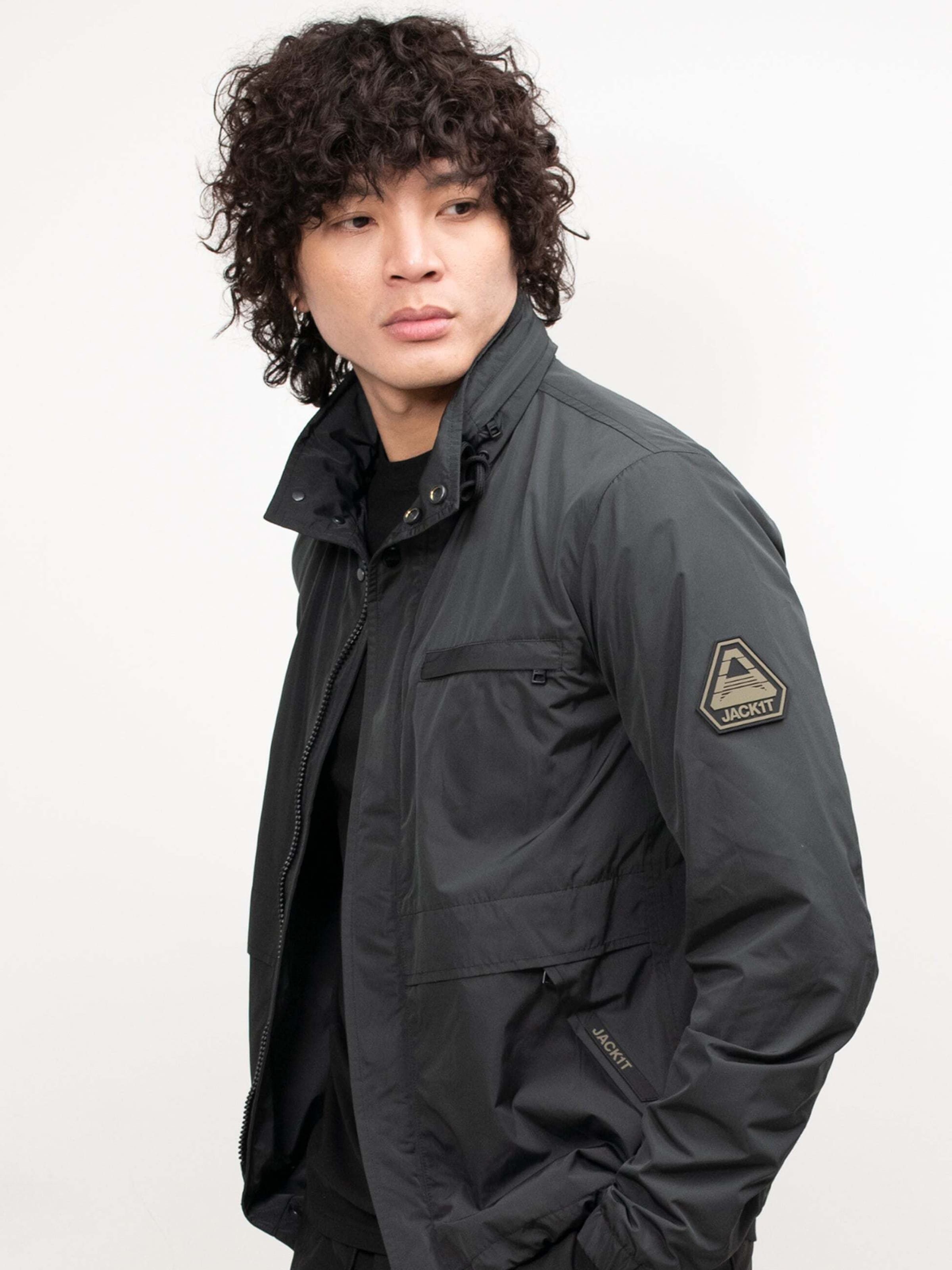 Giacca per outdoor ' Atlas Leichte Windjacke ' di JACK1T in nero