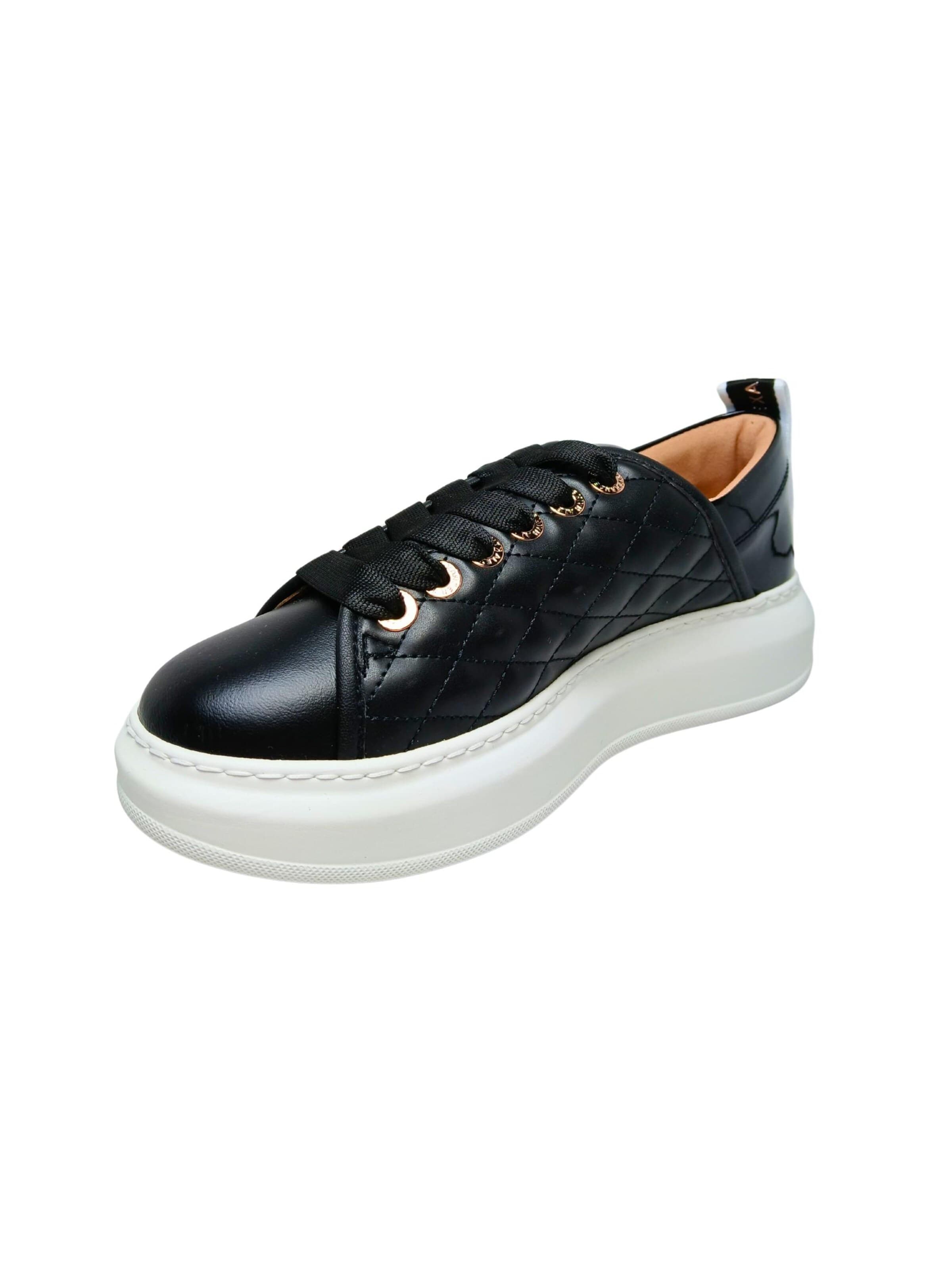 Alexander Smith Sneakers in Black: front