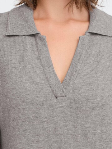 Abito in maglia ' NERA' di Oxmo in grigio