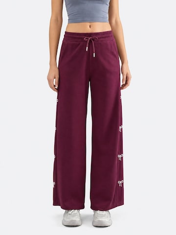 Lady Bersan Trousers 'Jogginghose' in Red