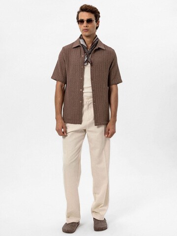 Antioch Regular fit Button Up Shirt in Brown