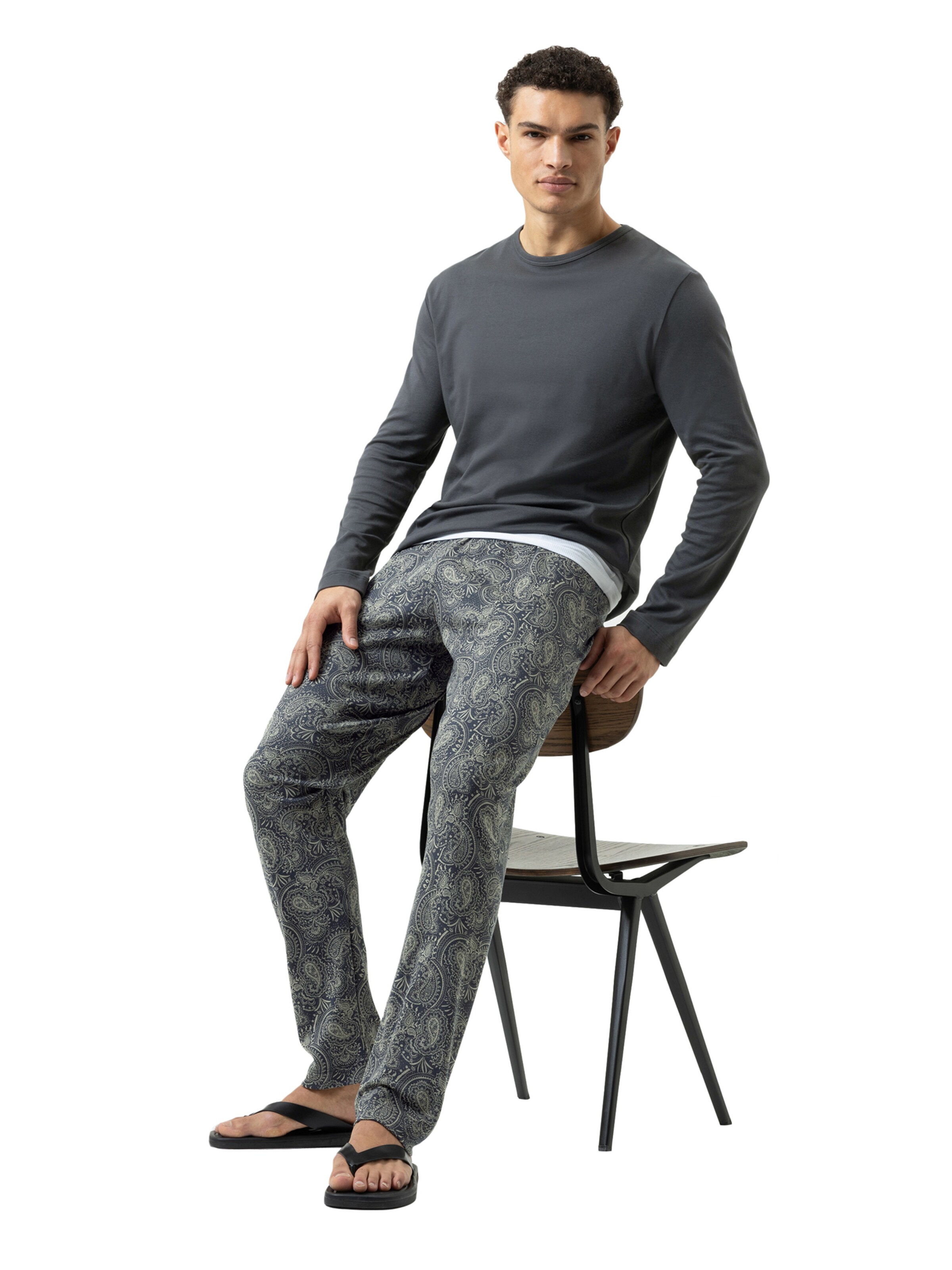 Mey Pyjama lang 'Evening Paisley' in Grijs