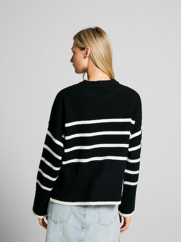 Bershka Pullover in Schwarz