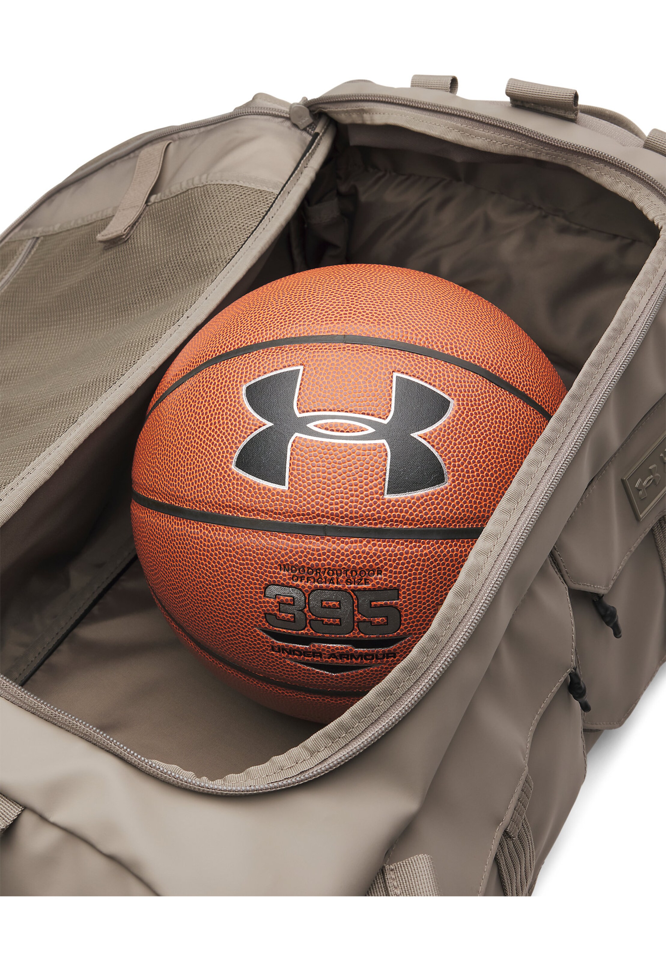 UNDER ARMOUR Sporttas 'Triumph' in Grijs