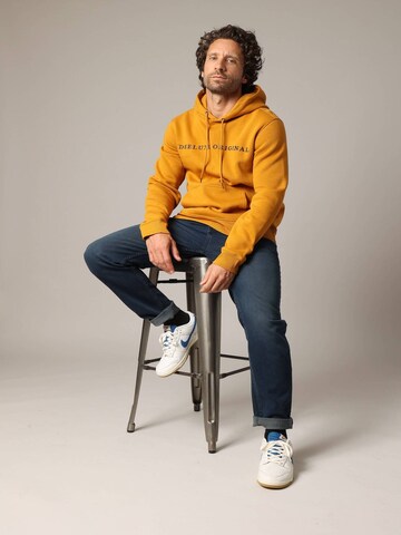 Sweat-shirt 'Ben' Deeluxe en jaune