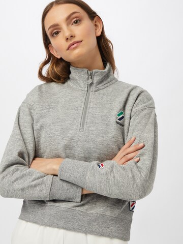 SuperdrySweater majica - siva boja: prednji dio