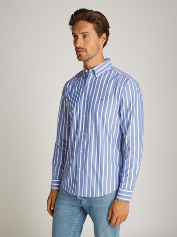 TOMMY HILFIGER Regular Fit Hemd in Blau: Vorderseite