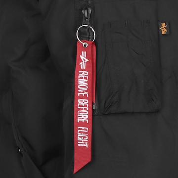 ALPHA INDUSTRIES Jacke in Schwarz