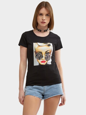 Influencer T-Shirt in Schwarz: Vorderseite