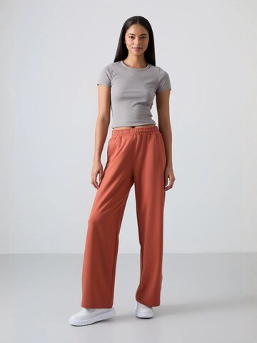 Tommy Life Wide leg Workout Pants in Red