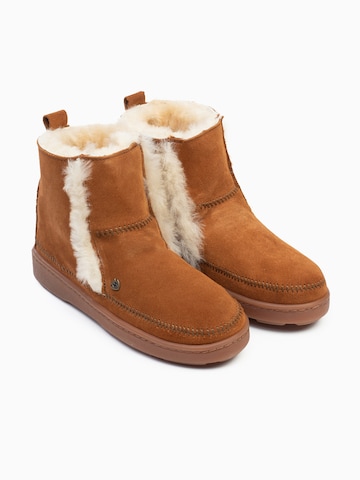 Minnetonka Snow Boots 'Jade' in Brown