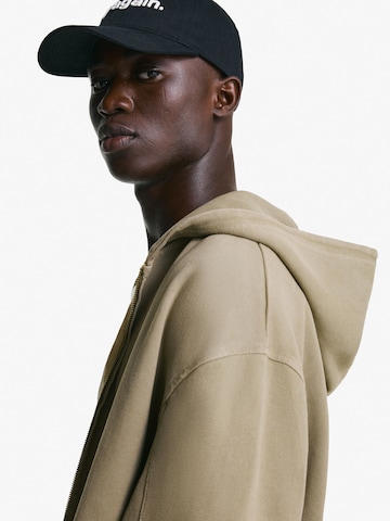 Giacca di felpa di Bershka in grigio