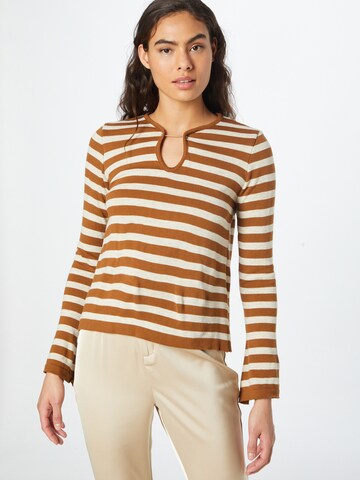 Trendyol Sweater in Brown: front