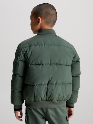 Calvin Klein Jeans Демисезонная куртка в Зеленый