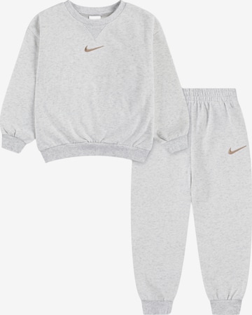Nike Sportswear - Ropa para correr 'ESSENTIAL' en gris: frente