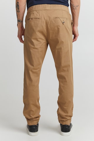 !Solid Regular Stoffhose 'Bod' in Beige