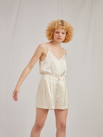 A LOT LESS Loose fit Pleat-Front Pants 'Valentina' in White