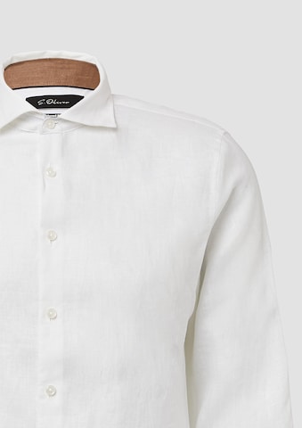 Coupe regular Chemise s.Oliver BLACK LABEL en blanc