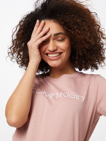 Calvin Klein T-Shirt in Pink