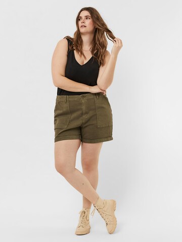 Vero Moda Curve - regular Pantalón en verde