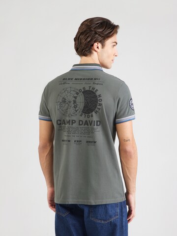 CAMP DAVID Футболка в Зеленый: спереди