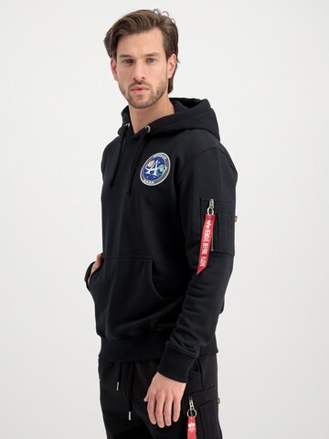 ALPHA INDUSTRIES Sweatshirt i svart