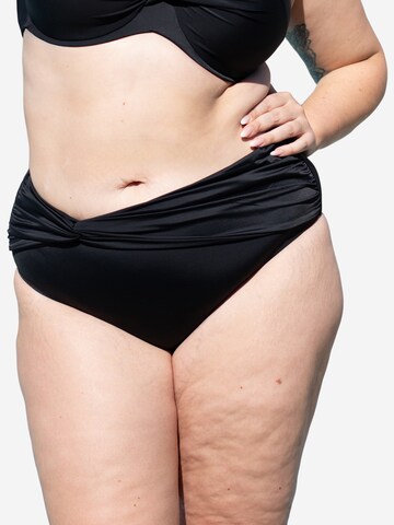 SugarShape Bikini bottom in Black: front