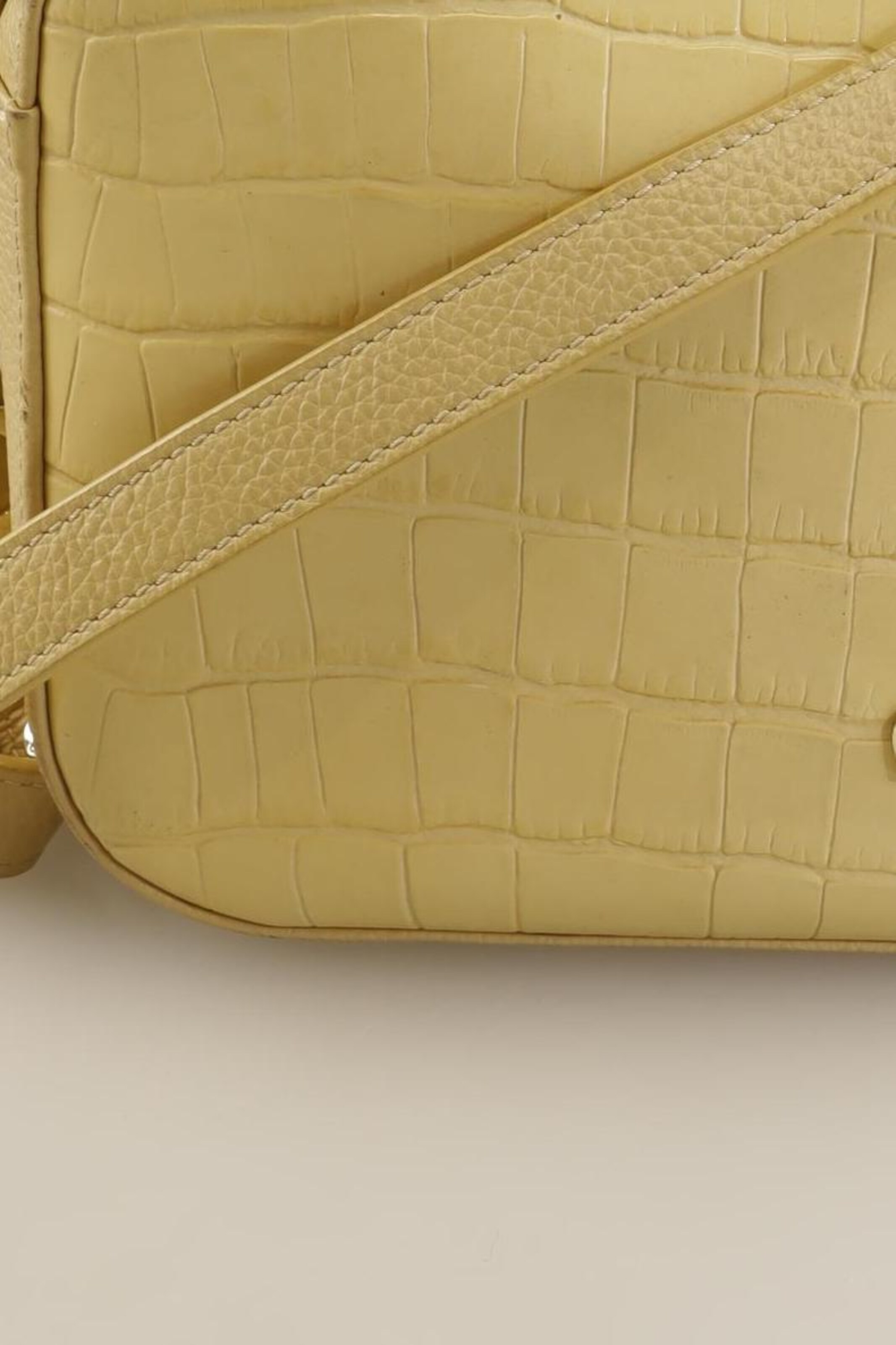 AIGNER Handtasche klein Leder One Size in Gelb