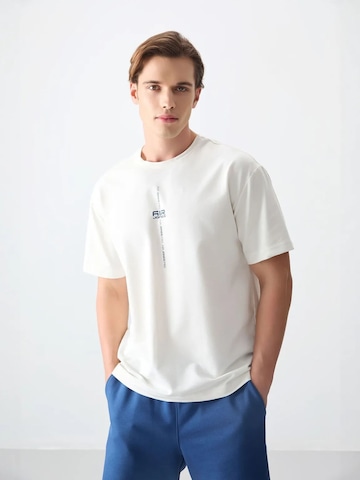 T-Shirt Tommy Life en blanc : devant
