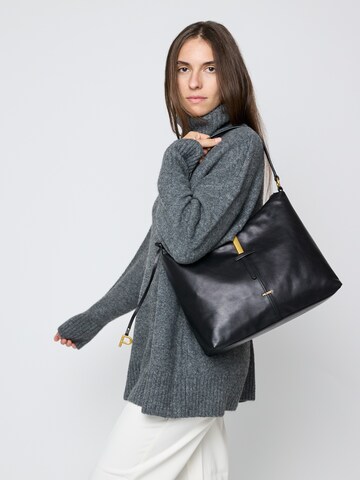 Picard Schultertasche 'Whisper' in Schwarz: Vorderseite