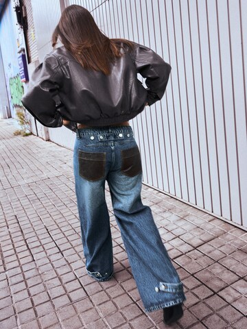Bershka Wide leg Jeans in Blue: back