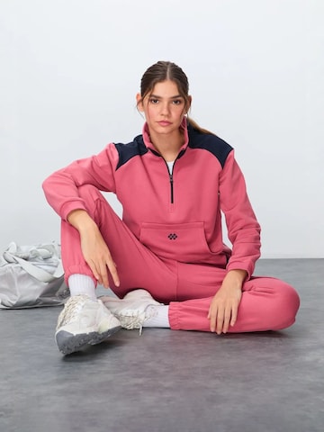 Completo per l'allenamento 'Aktive Sets' di Tommy Life in colori misti: frontale