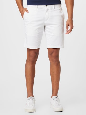 balta TOMMY HILFIGER Standartinis „Chino“ stiliaus kelnės 'Brooklyn 1985': priekis